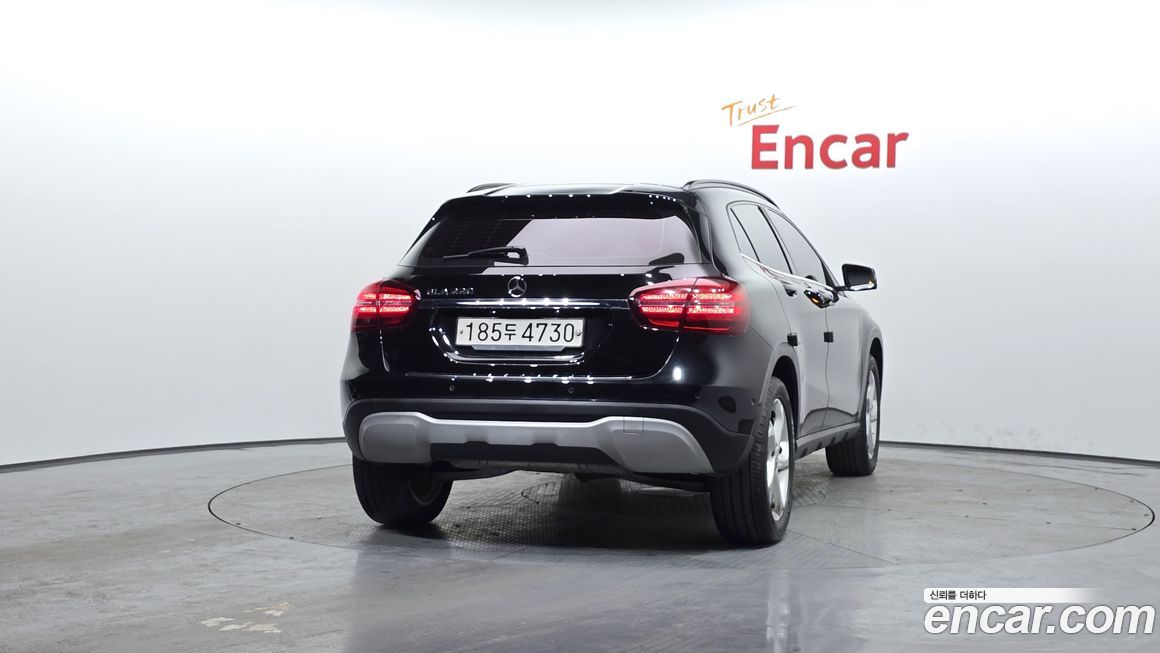 Mercedes-Benz GLA-Class 2019