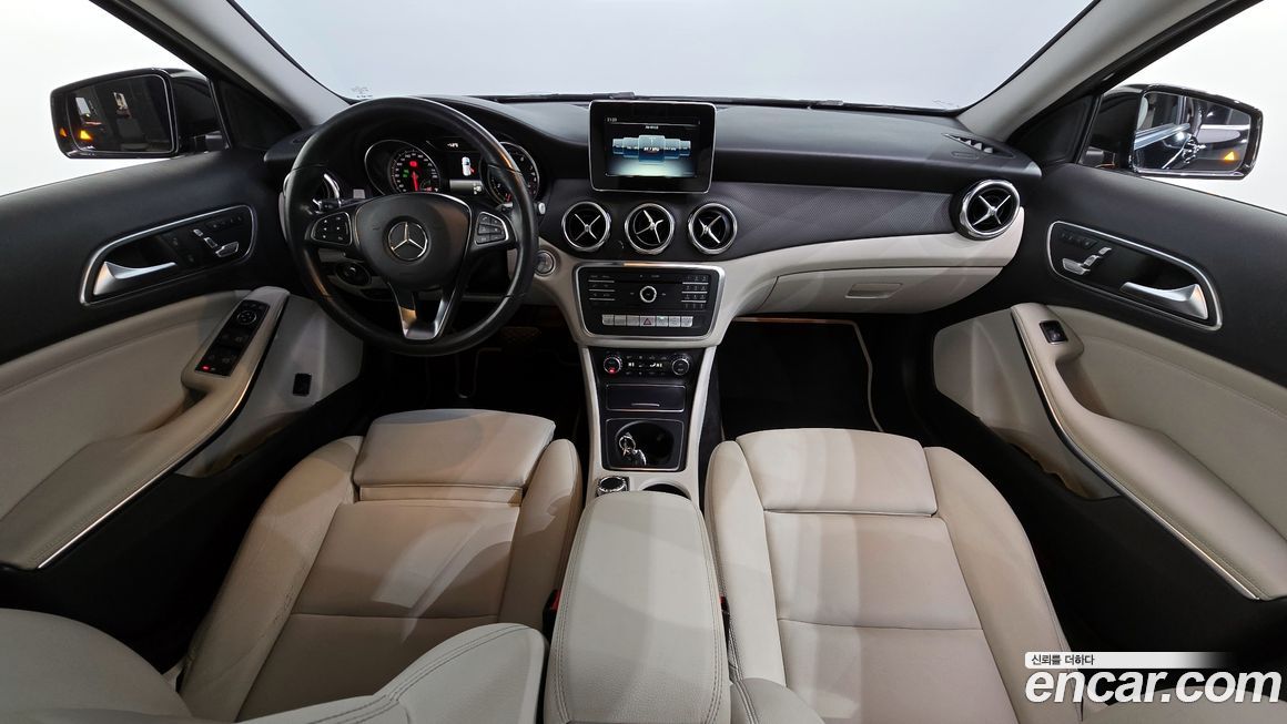 Mercedes-Benz GLA-Class 2019