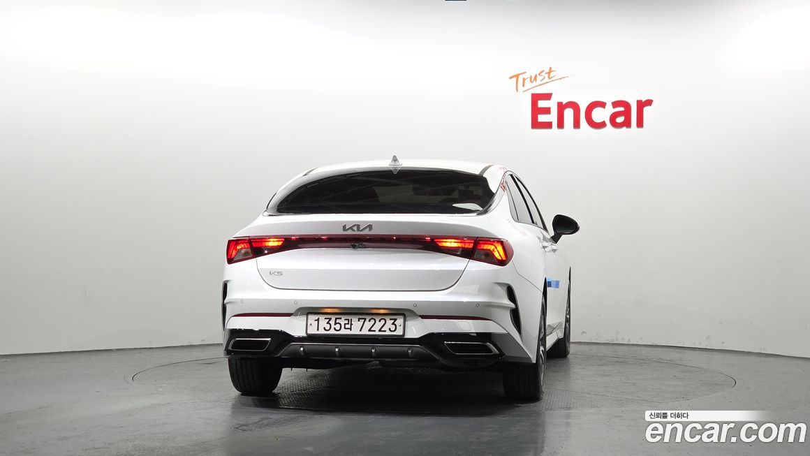 Kia K5 2023