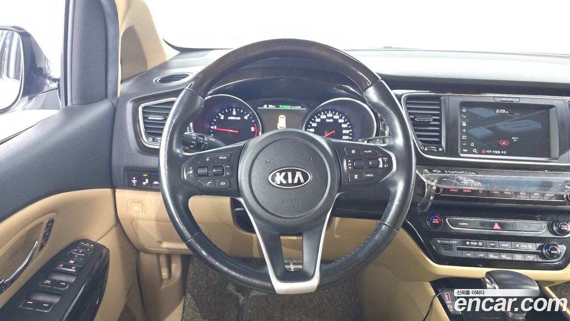Kia Canival 2019