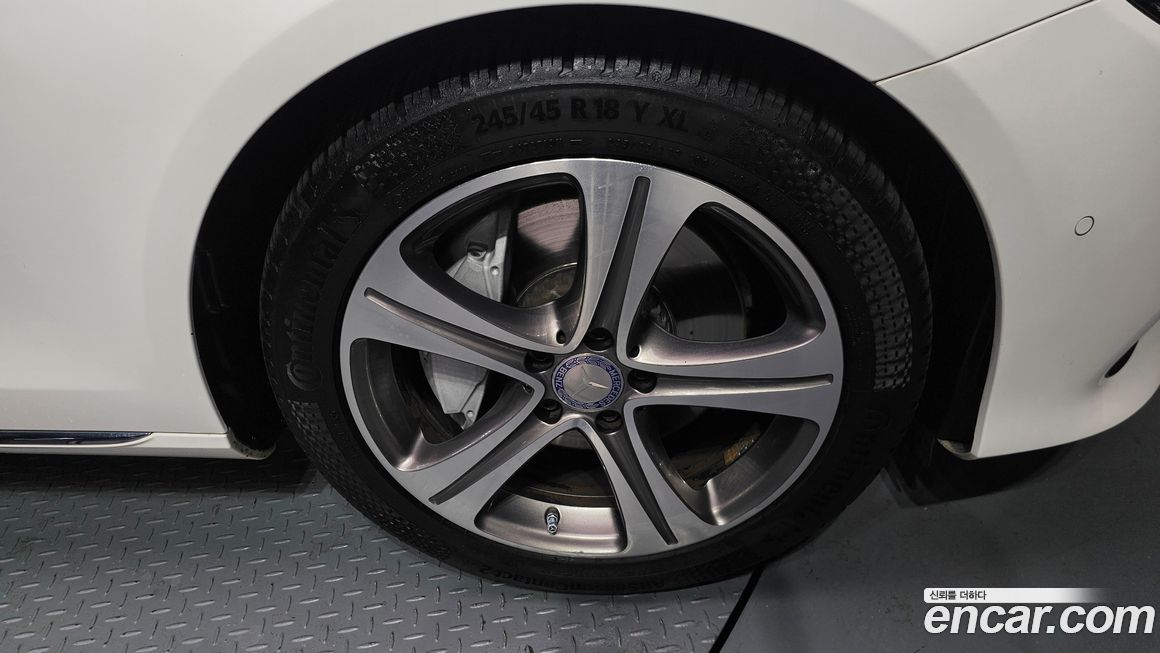 Mercedes-Benz E-Class 2017