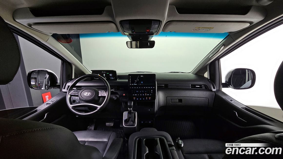 Hyundai Staria 2025