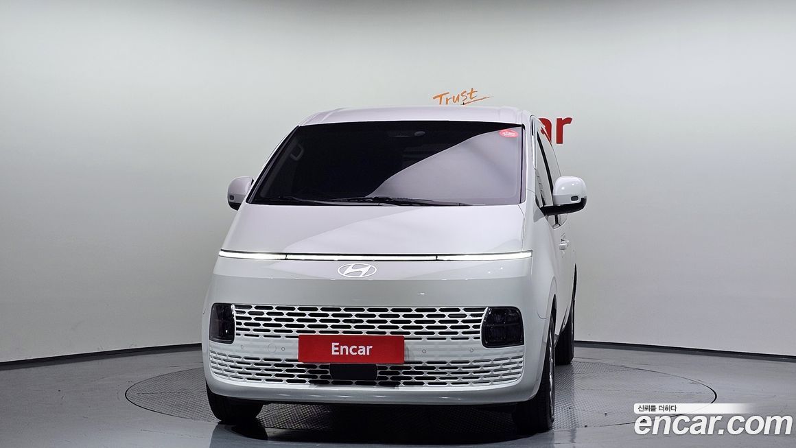 Hyundai Staria 2025