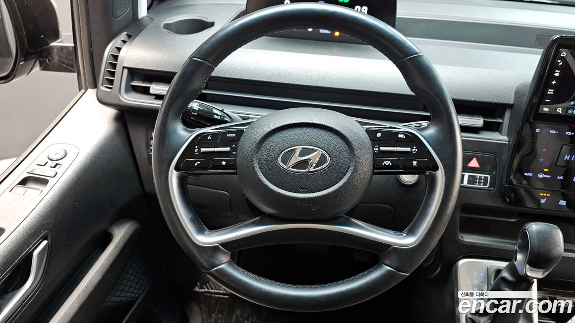 Hyundai Staria 2023