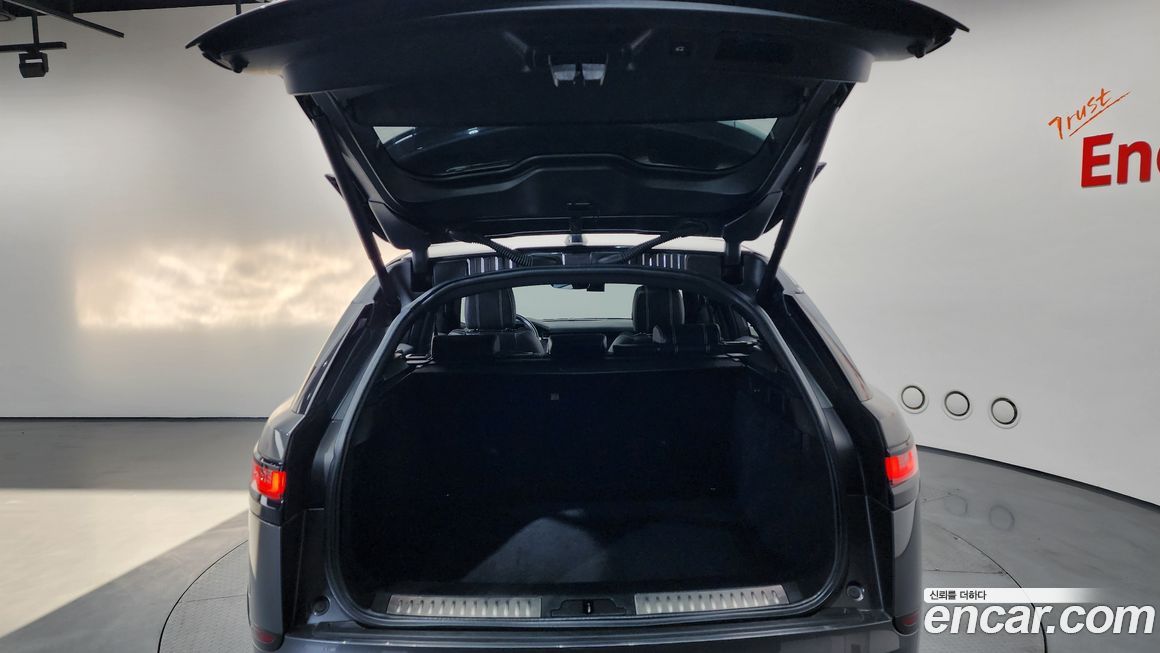 Land Rover Range Rover Velar 2018
