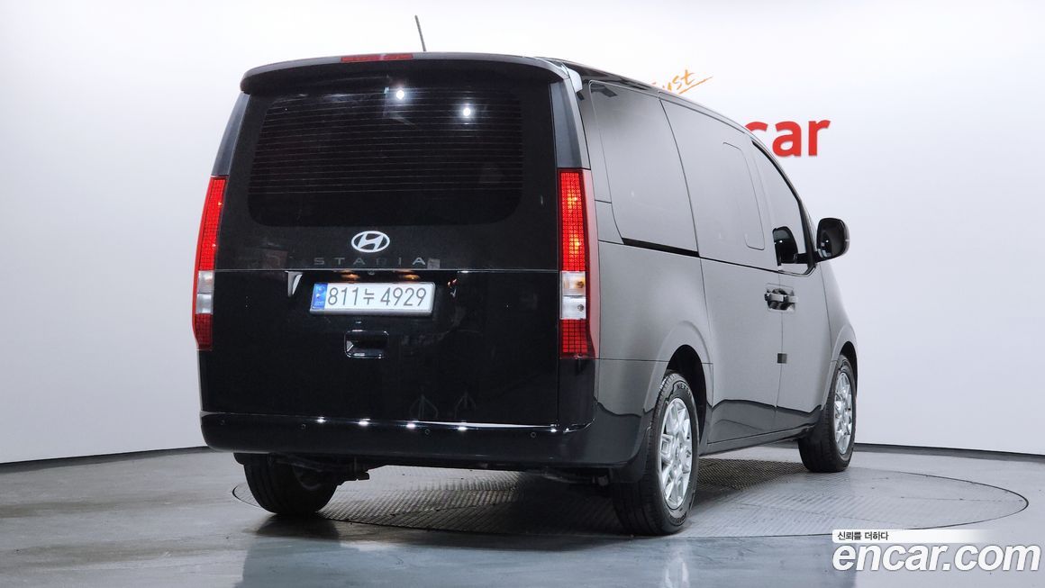 Hyundai Staria 2025