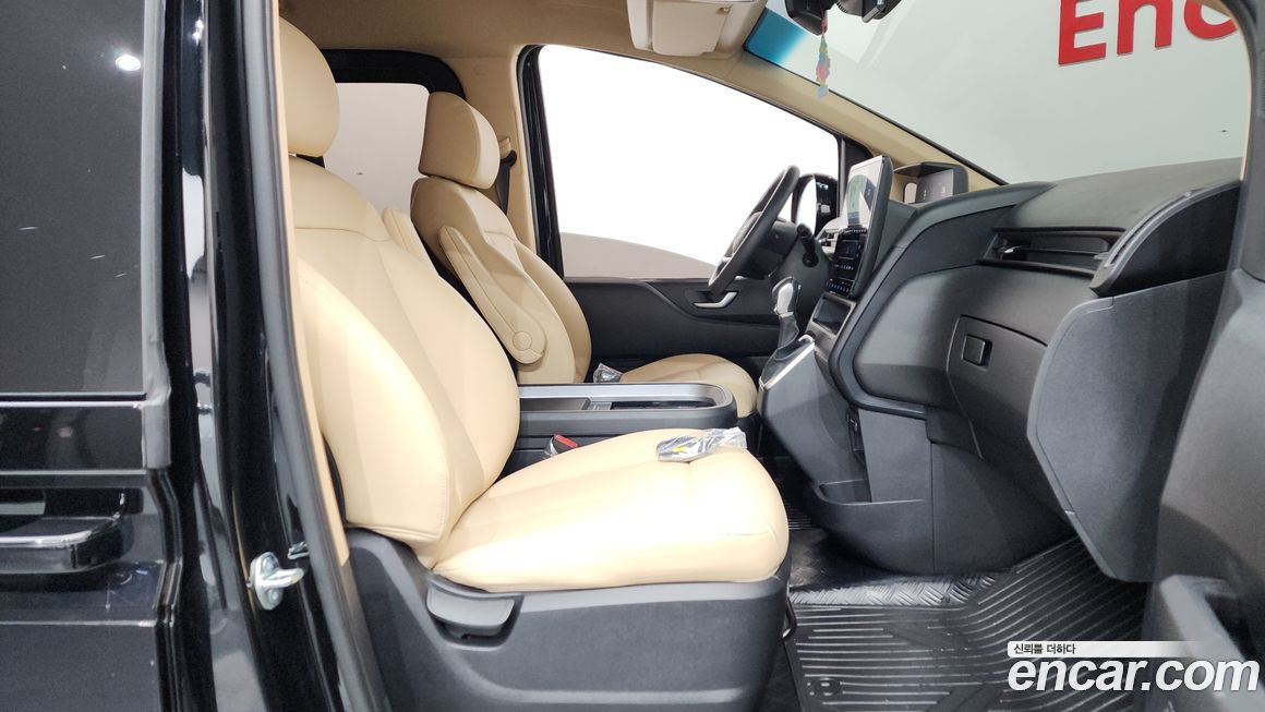 Hyundai Staria 2025