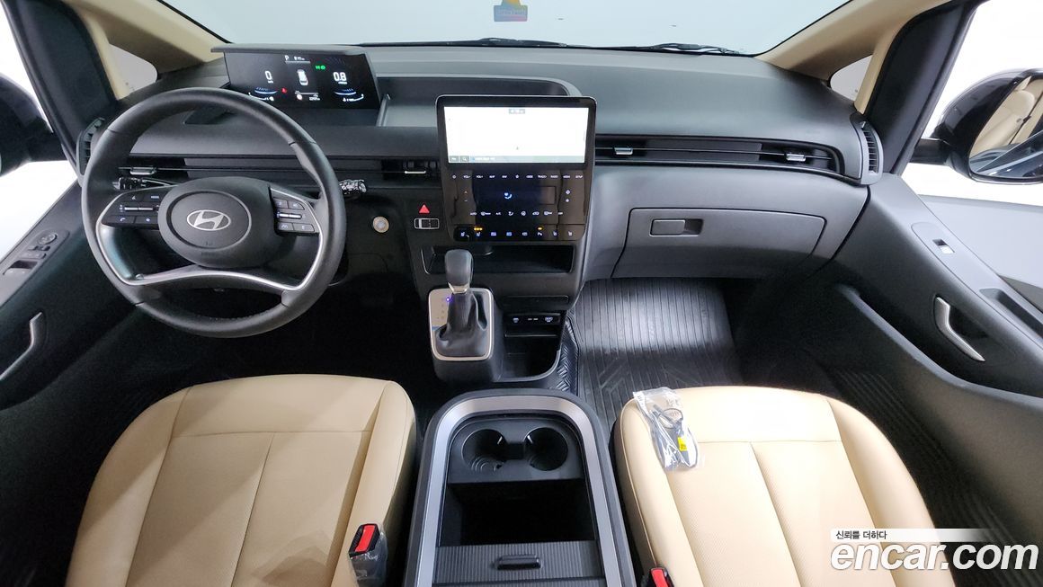 Hyundai Staria 2025