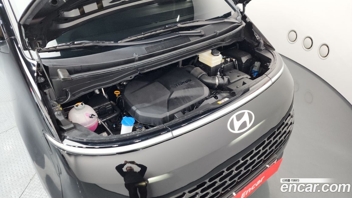 Hyundai Staria 2025