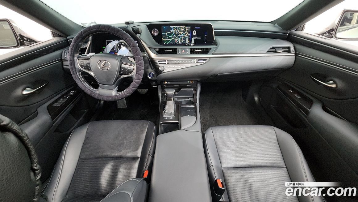 Lexus ES 2019
