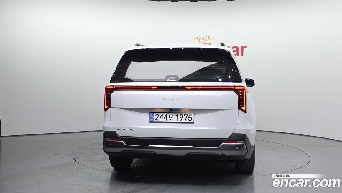 Kia Canival 2024