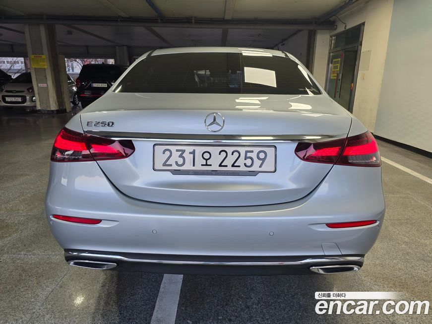 Mercedes-Benz E-Class 2022