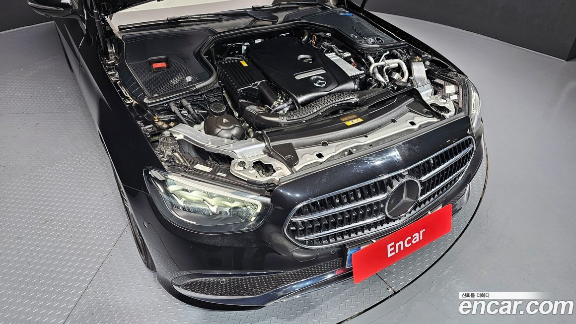 Mercedes-Benz E-Class 2023