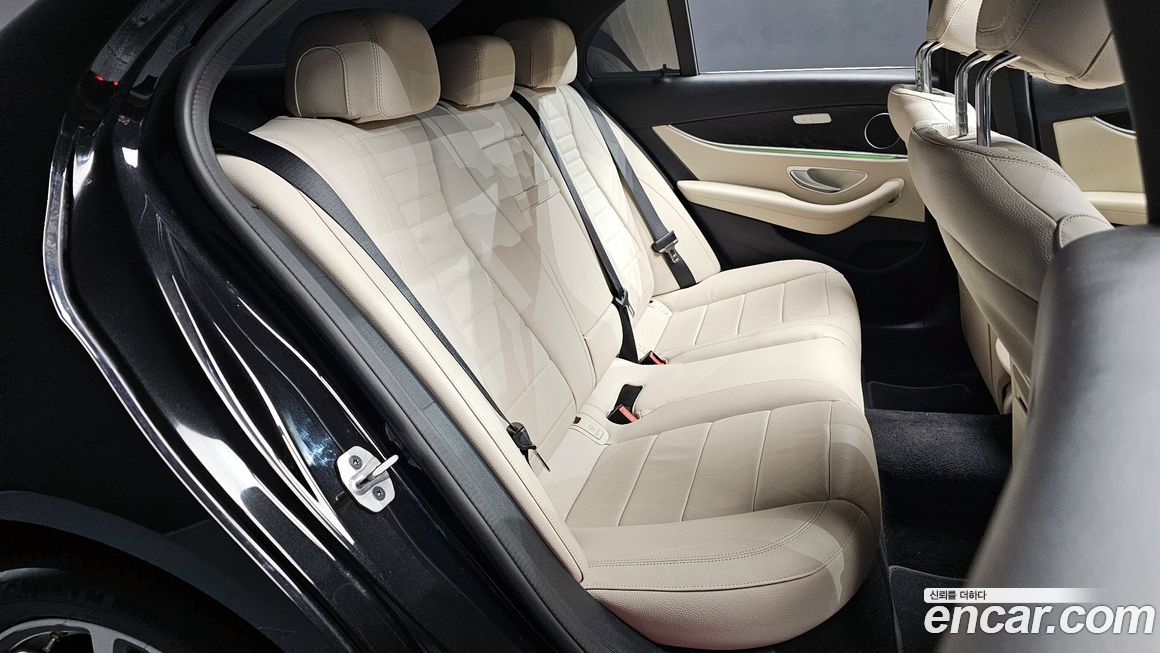 Mercedes-Benz E-Class 2023