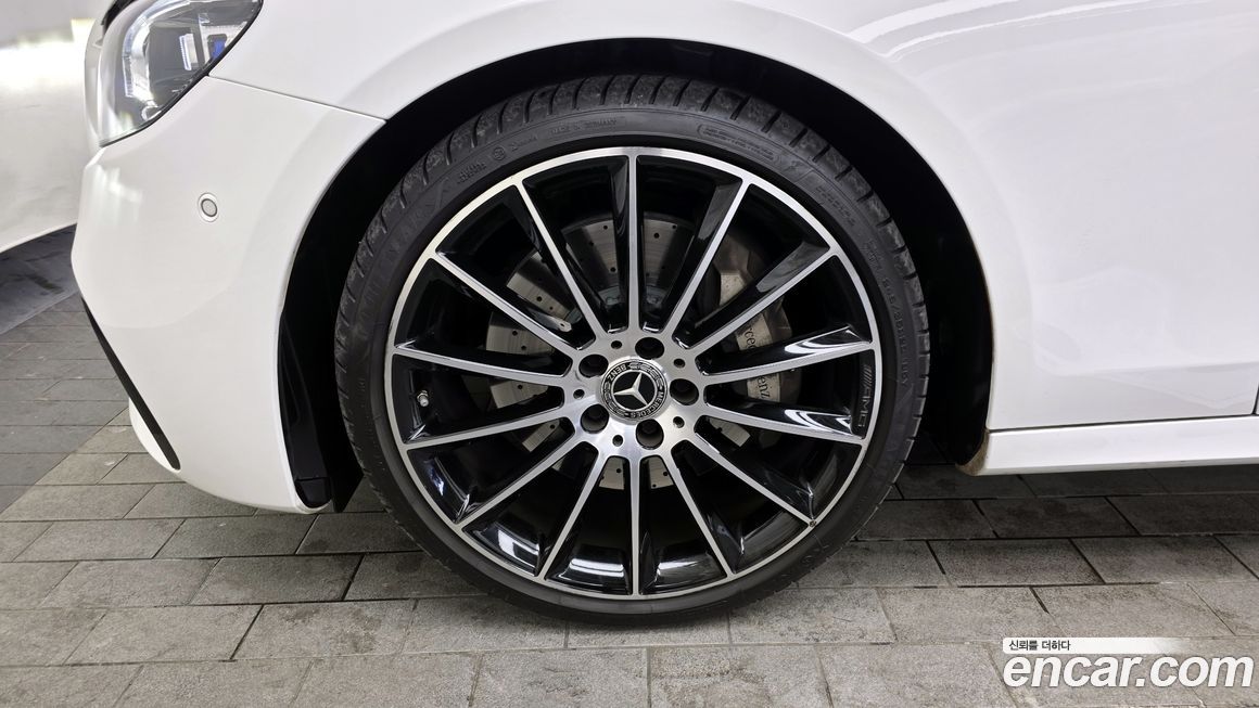 Mercedes-Benz E-Class 2023