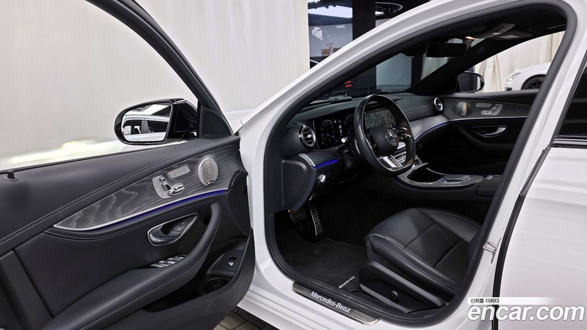 Mercedes-Benz E-Class 2023