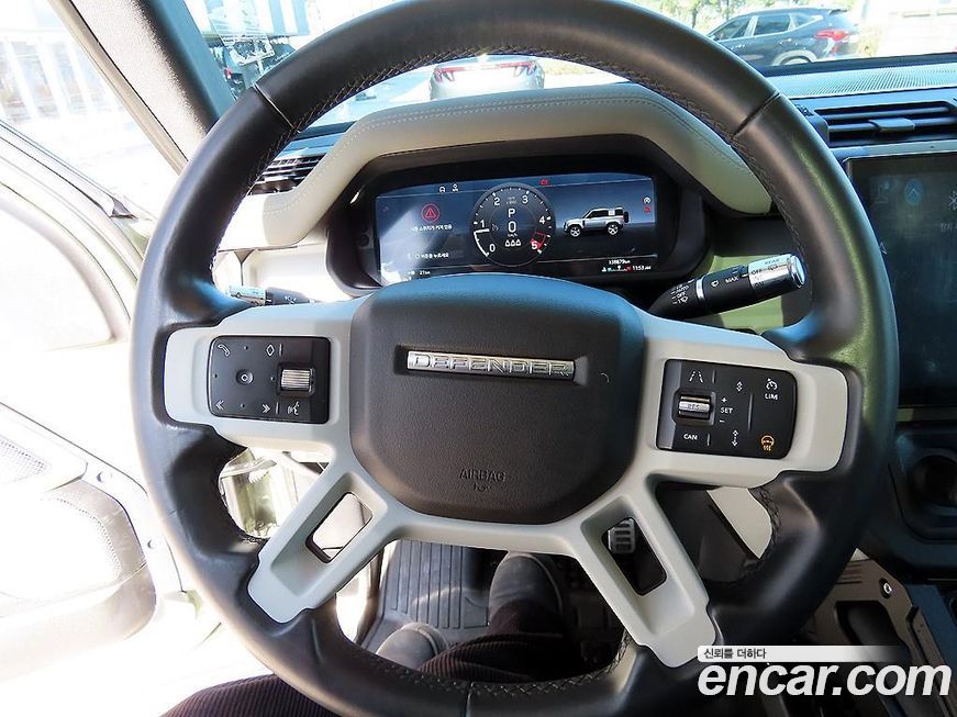 Land Rover Defender 2022