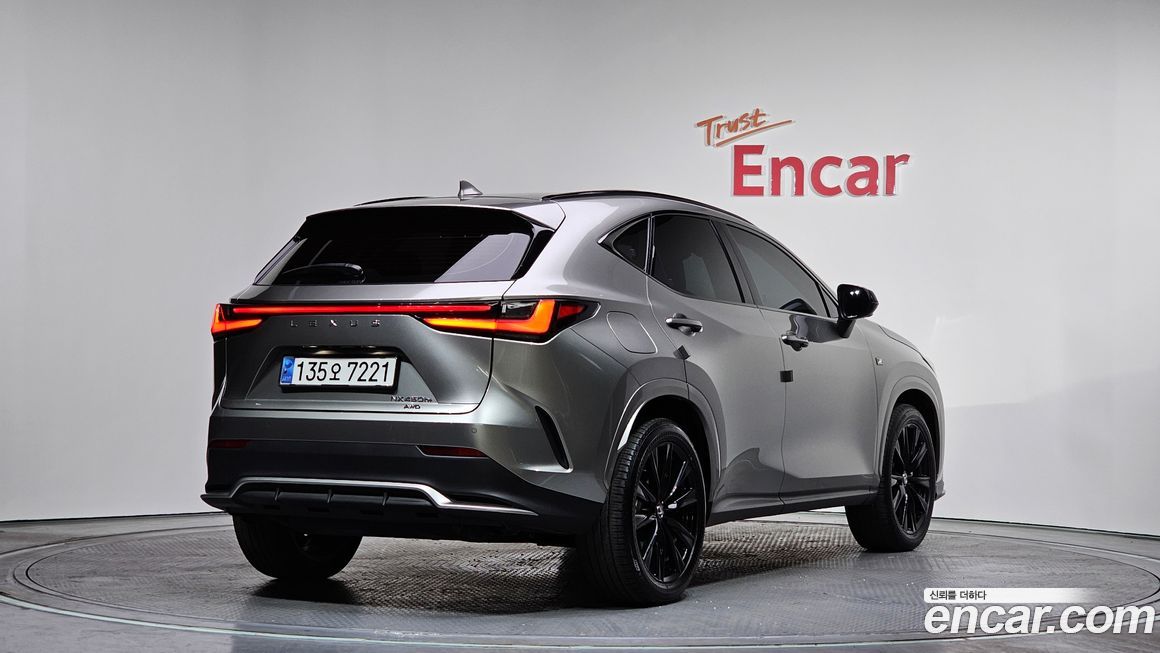 Lexus NX 2024