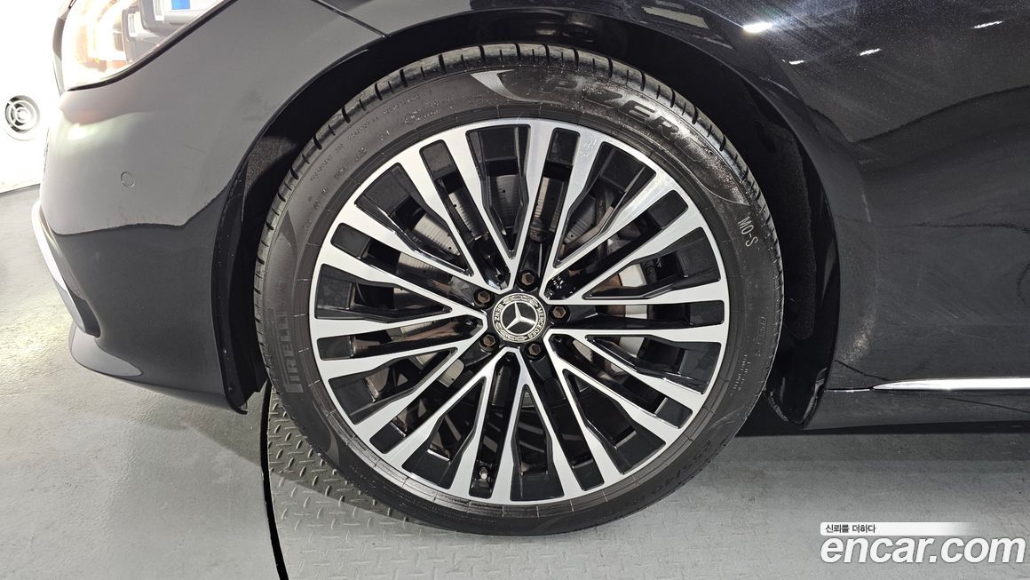 Mercedes-Benz S-Class 2021