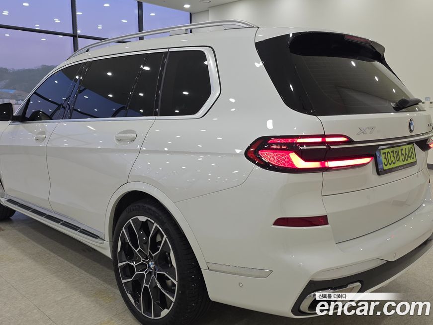 BMW X7 2025