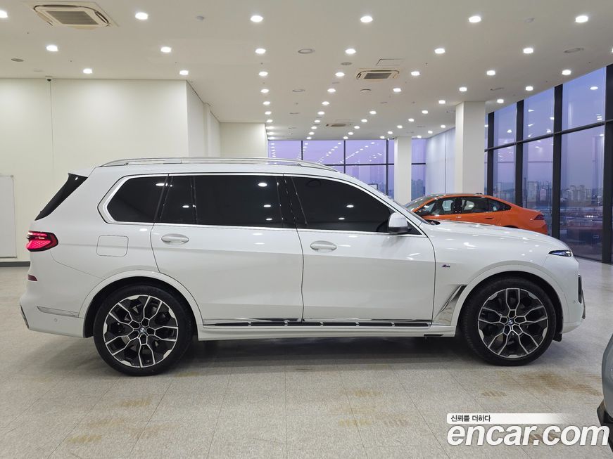 BMW X7 2025