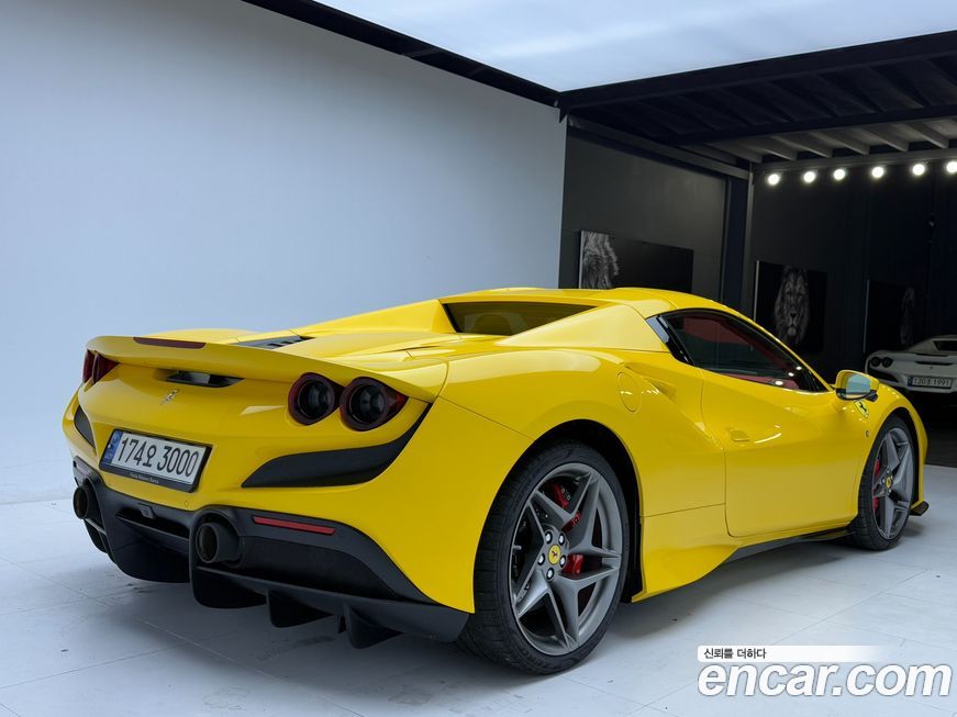 Ferrari F8 2021