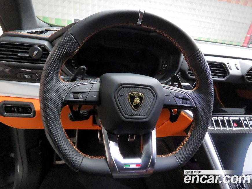 Lamborghini Urus 2024