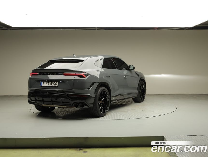 Lamborghini Urus 2024