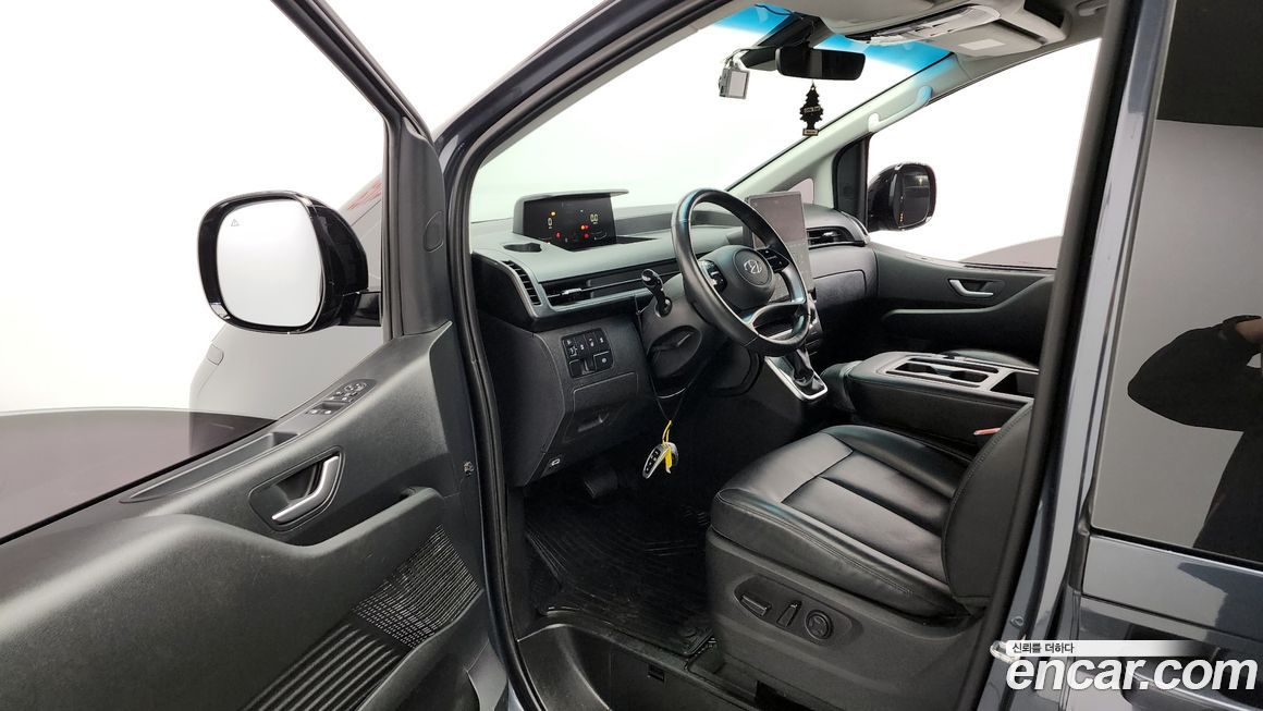Hyundai Staria 2023
