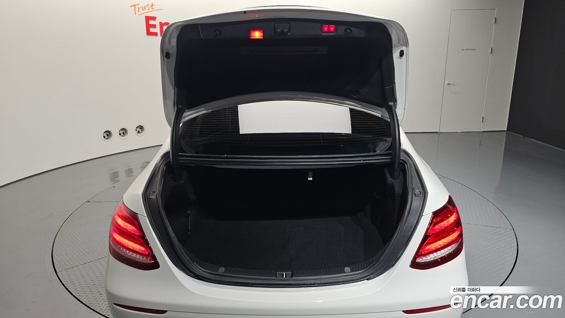 Mercedes-Benz E-Class 2017