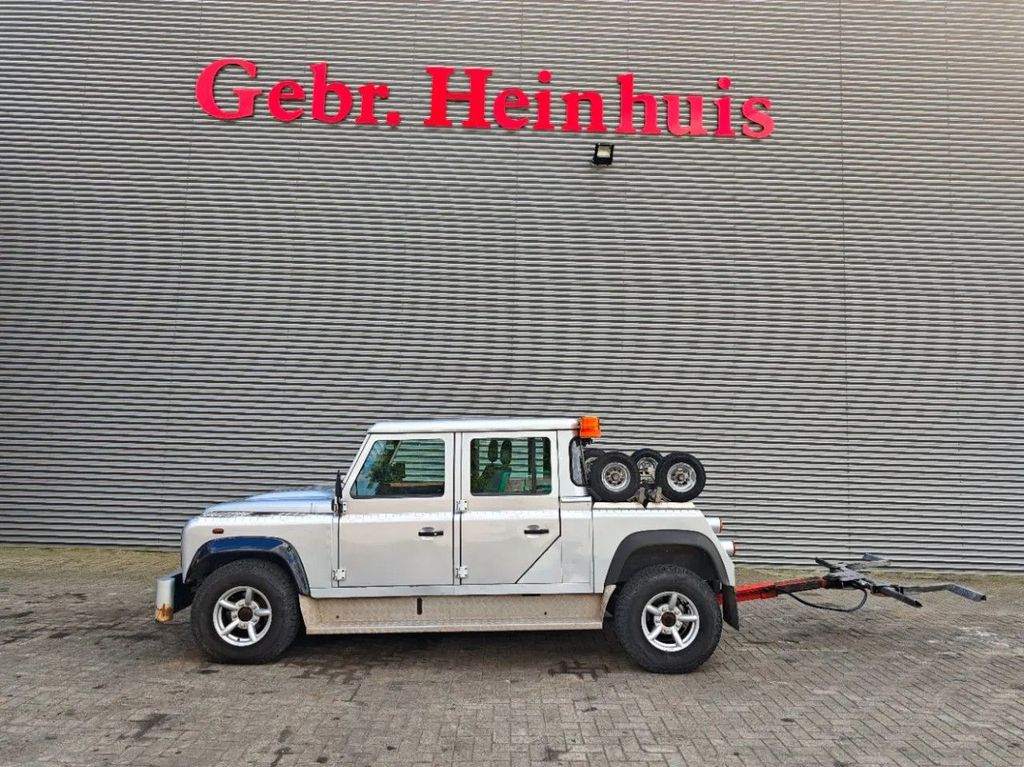 Land Rover Defender 2011