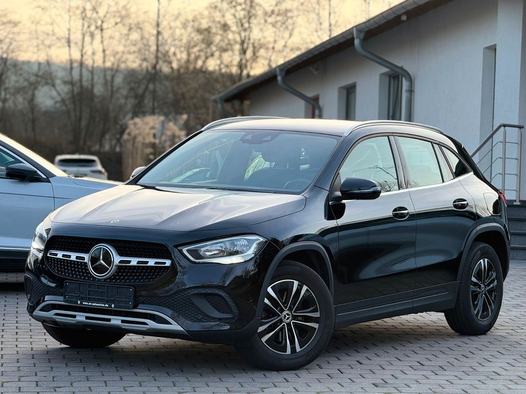 Mercedes-Benz GLA 200 2023