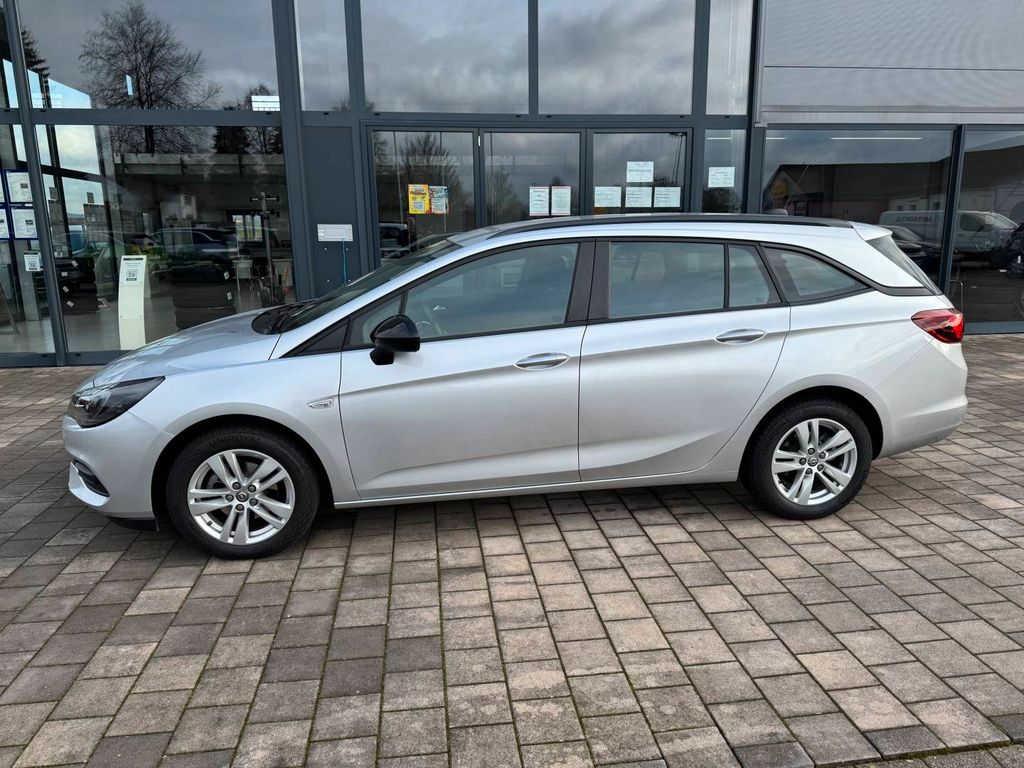 Opel Astra 2021