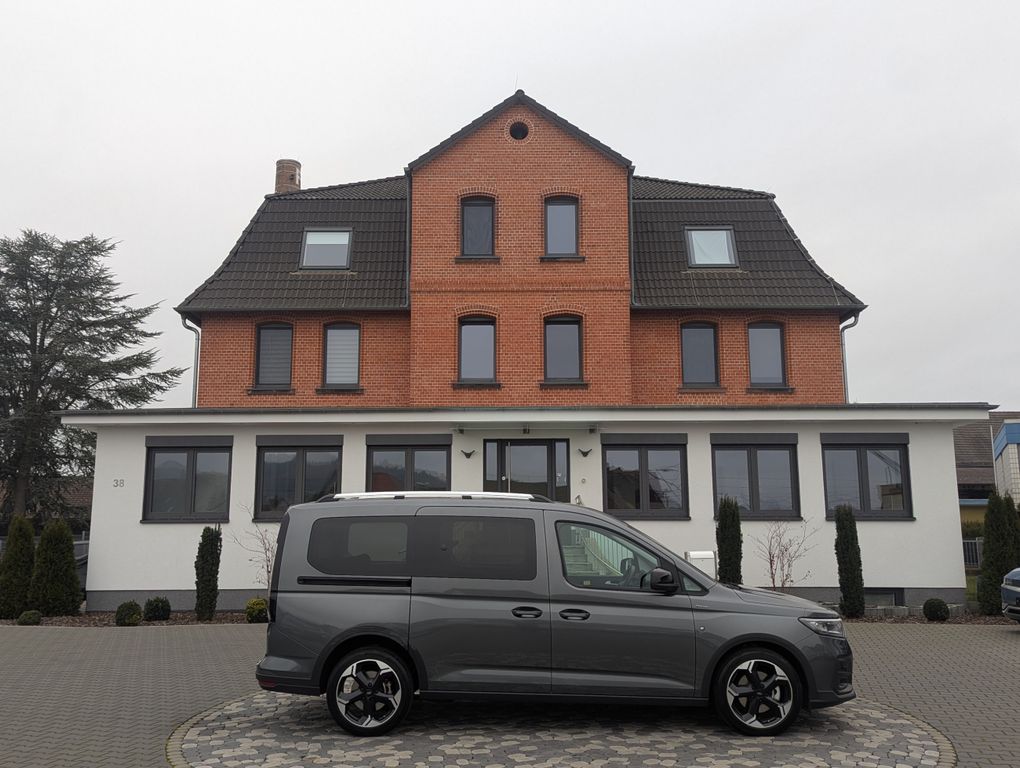 Ford Grand Tourneo 2025