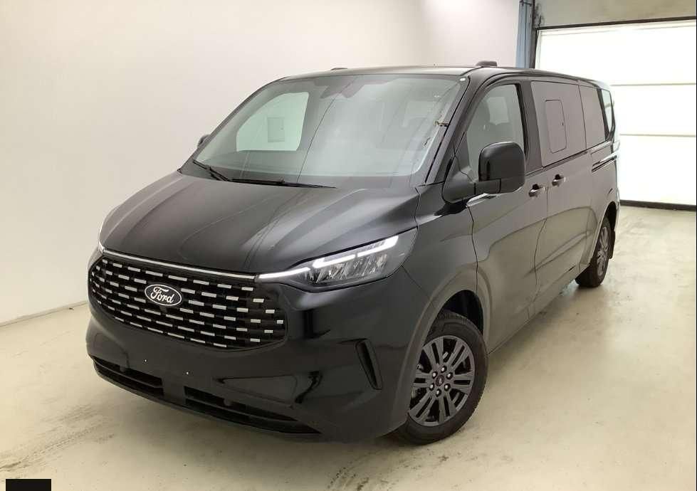 Ford Tourneo Custom 2025