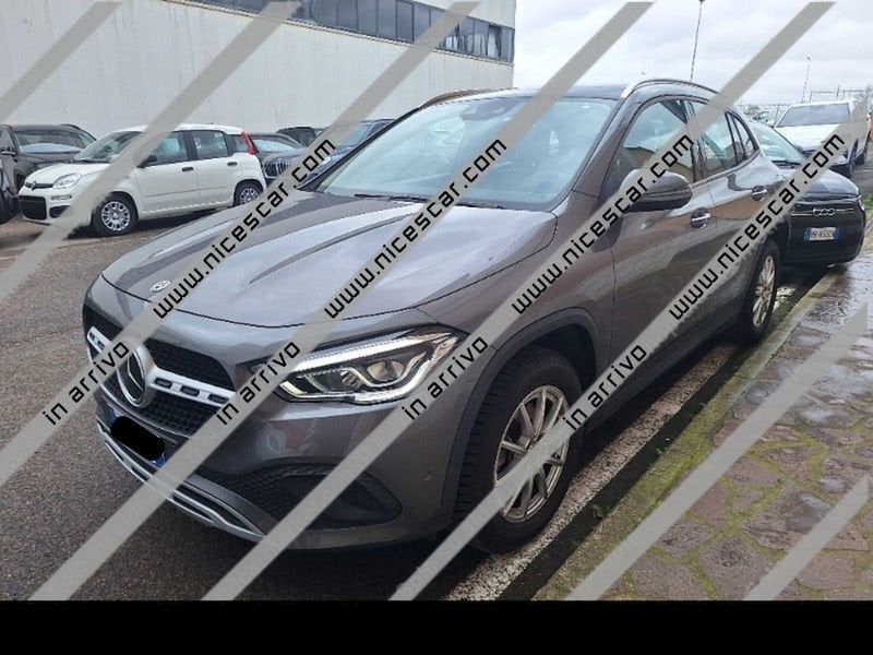 Mercedes-Benz GLA 180 2022