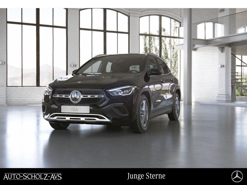 Mercedes-Benz GLA 180 2023