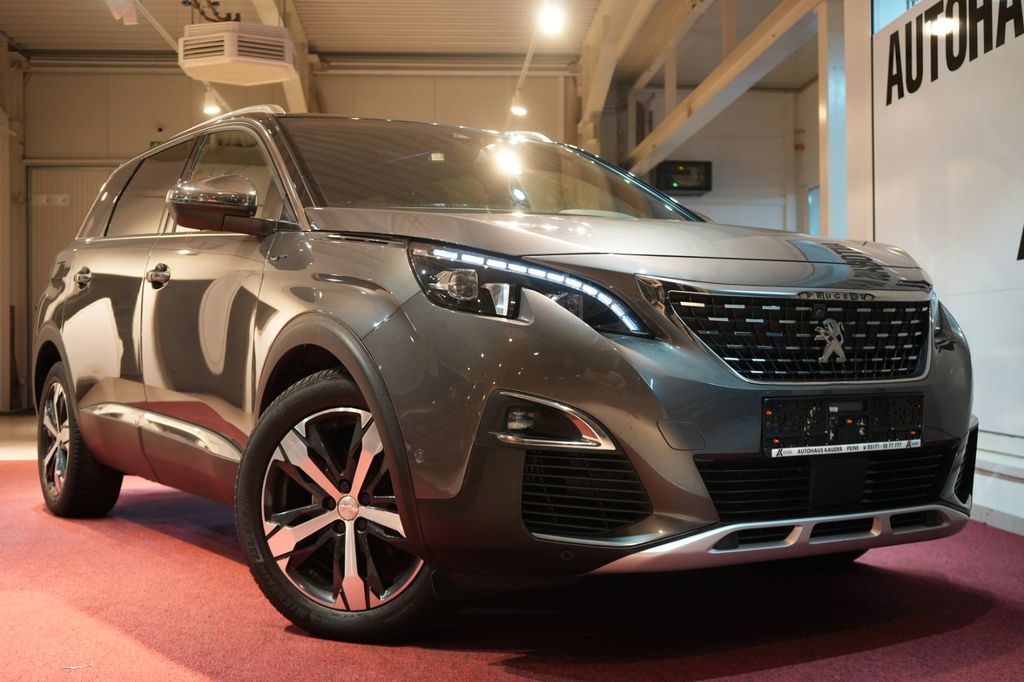 Peugeot 5008 2021