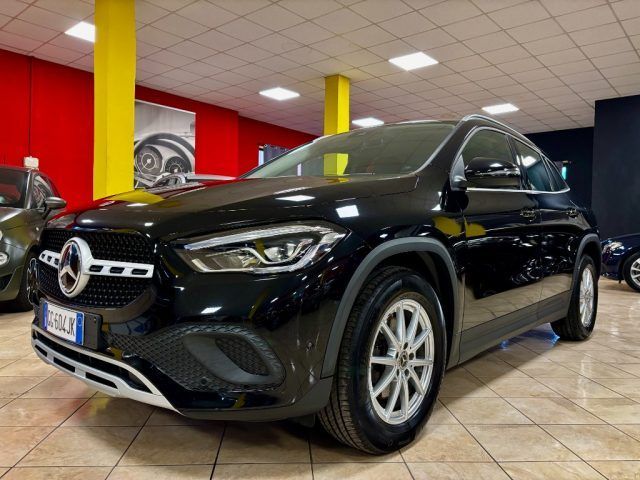 Mercedes-Benz GLA 200 2021