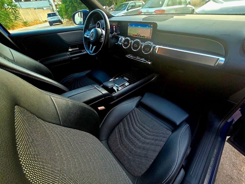 Mercedes-Benz GLB 180 2021
