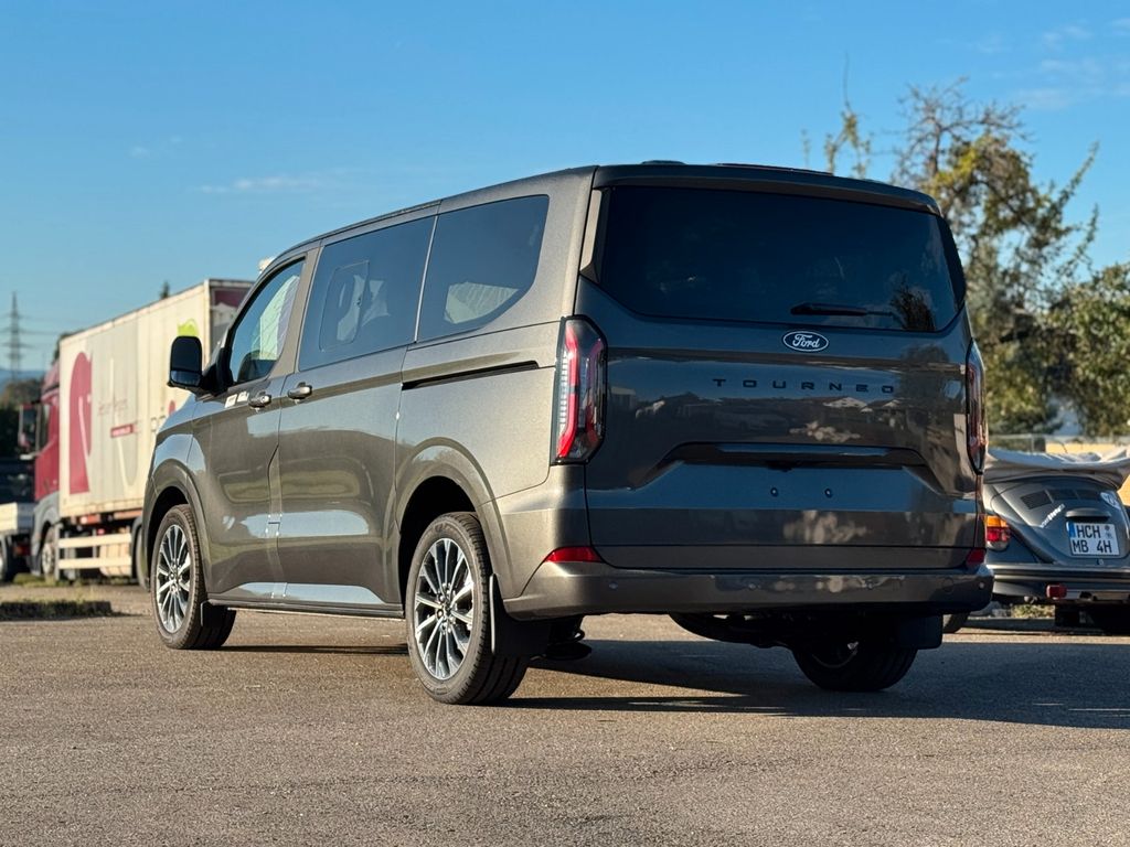 Ford Tourneo Custom 2025