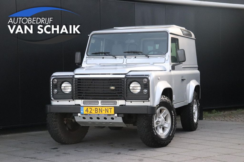 Land Rover Defender 2004