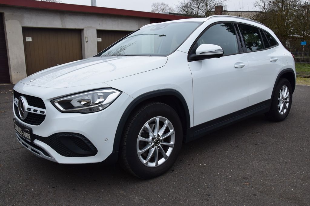Mercedes-Benz GLA 200 2022