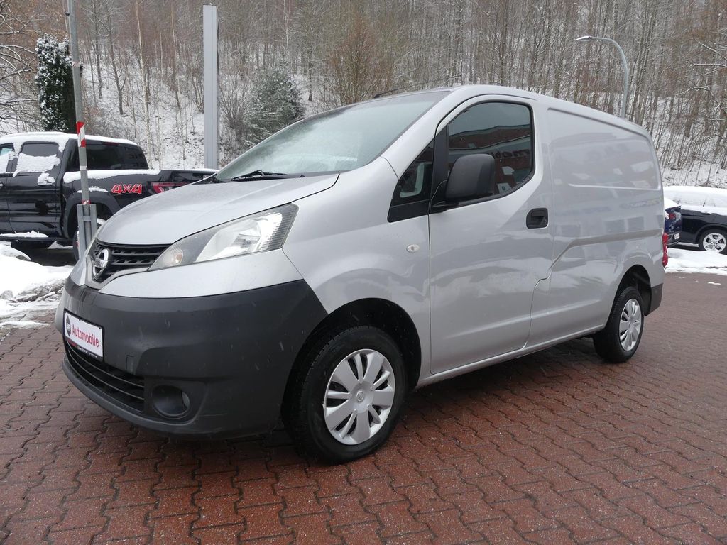 Nissan NV200 2011