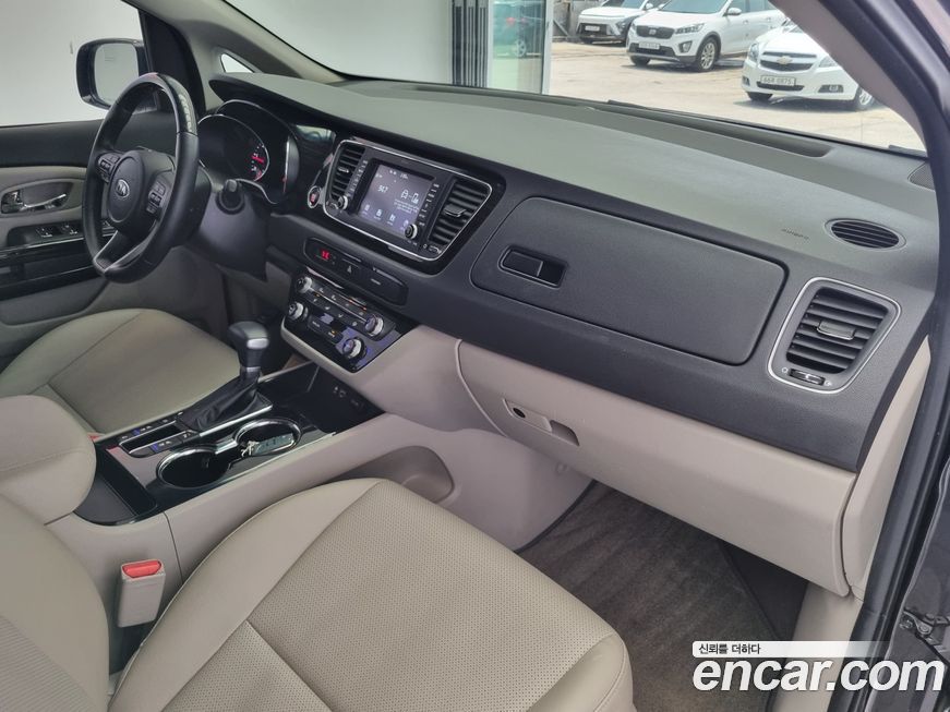 Kia Canival 2019