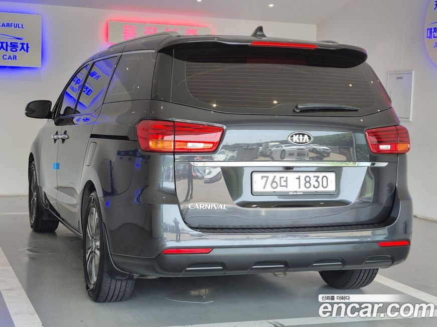 Kia Canival 2019