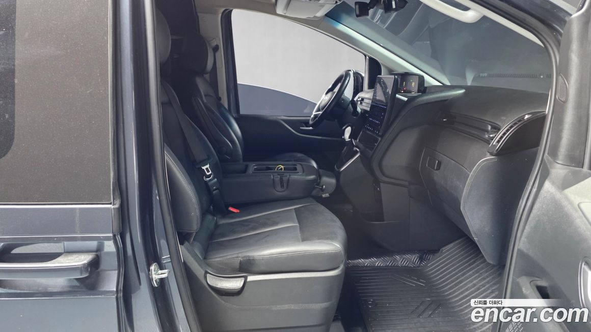 Hyundai Staria 2023