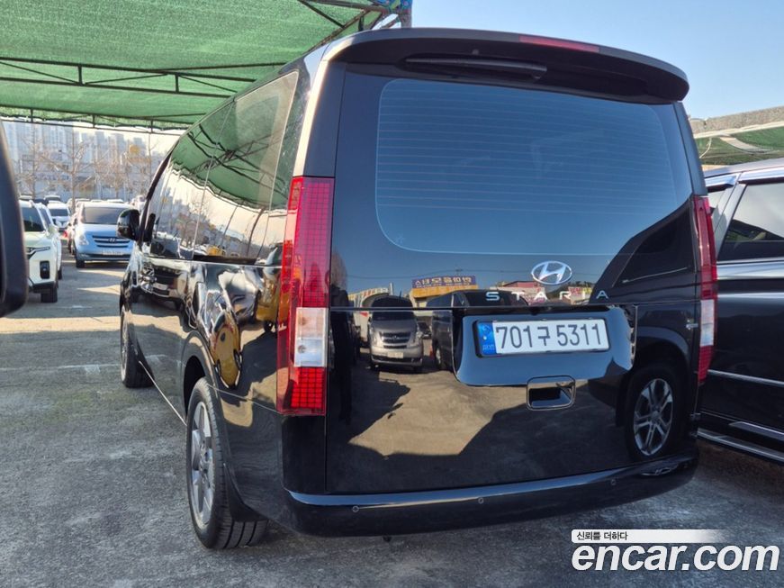 Hyundai Staria 2023