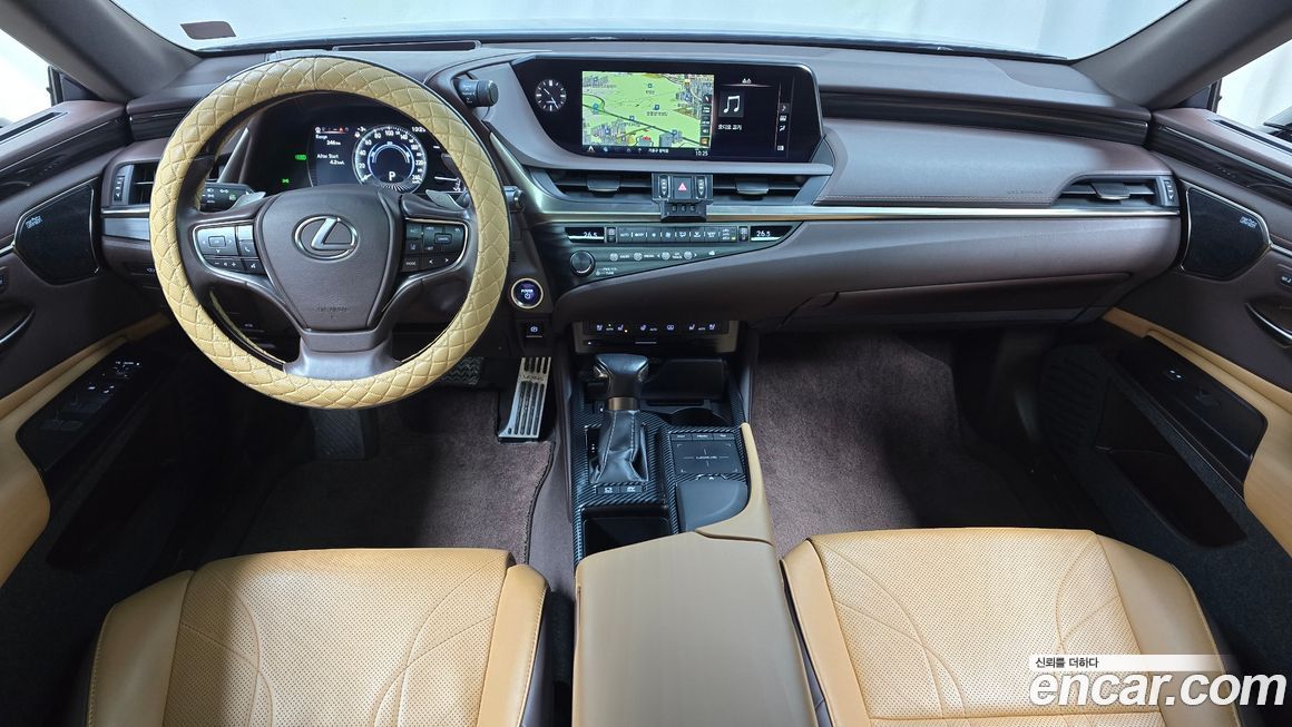 Lexus ES 2019