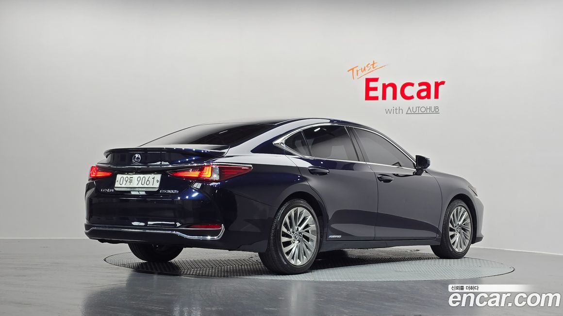 Lexus ES 2019